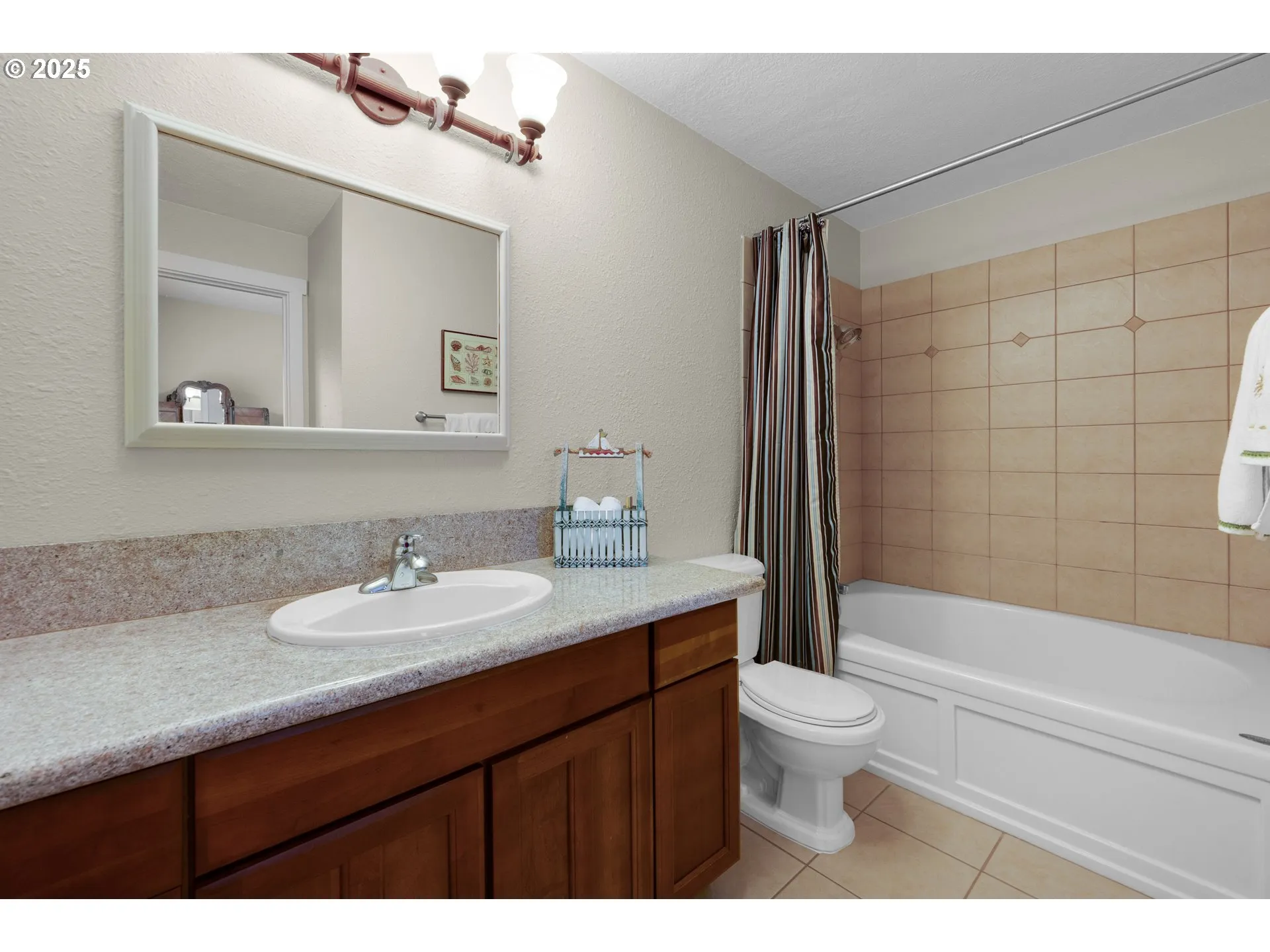 Bathroom, Attached-Garden Tub