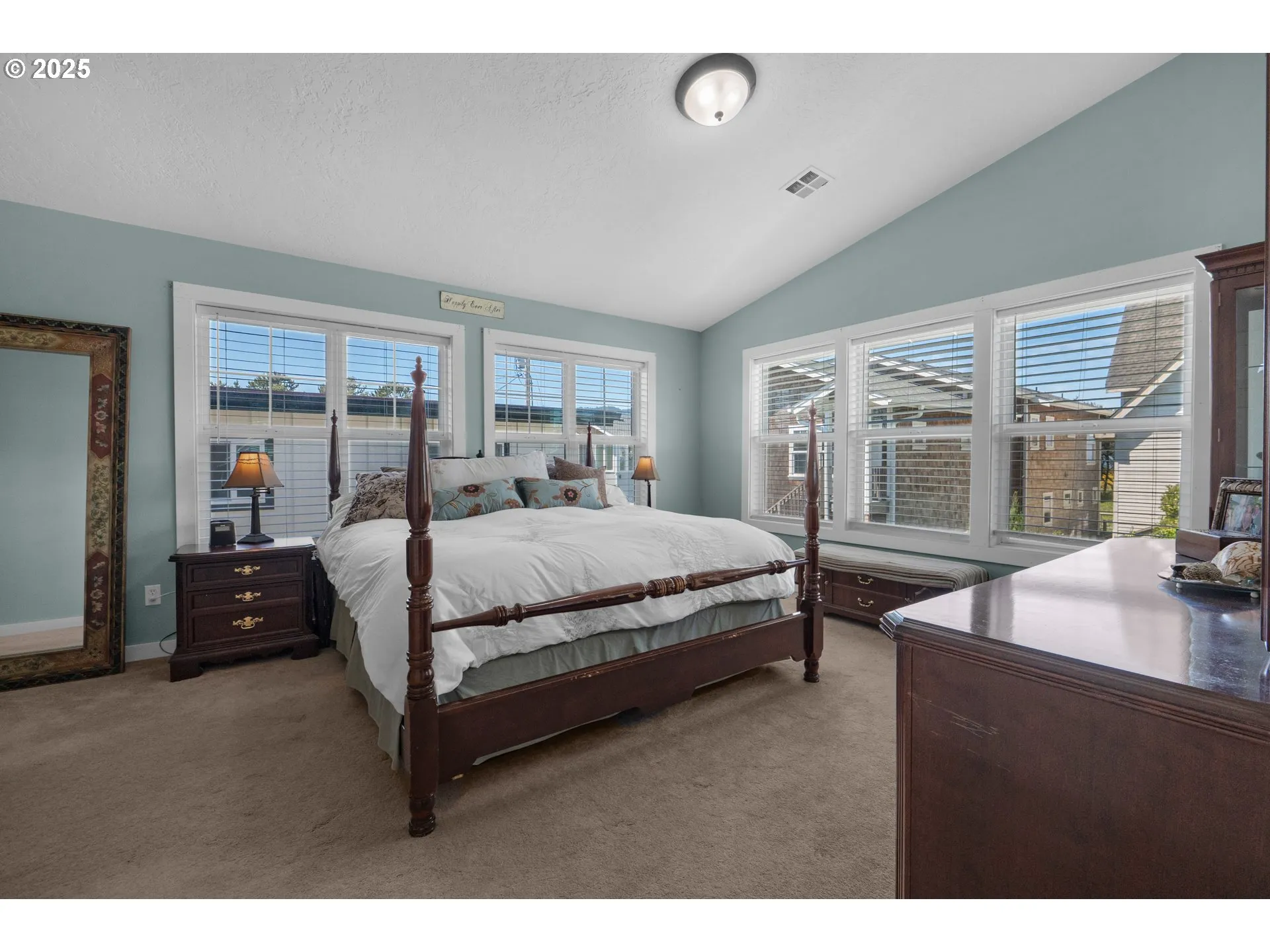Bedroom, Owner's Suite-Upper