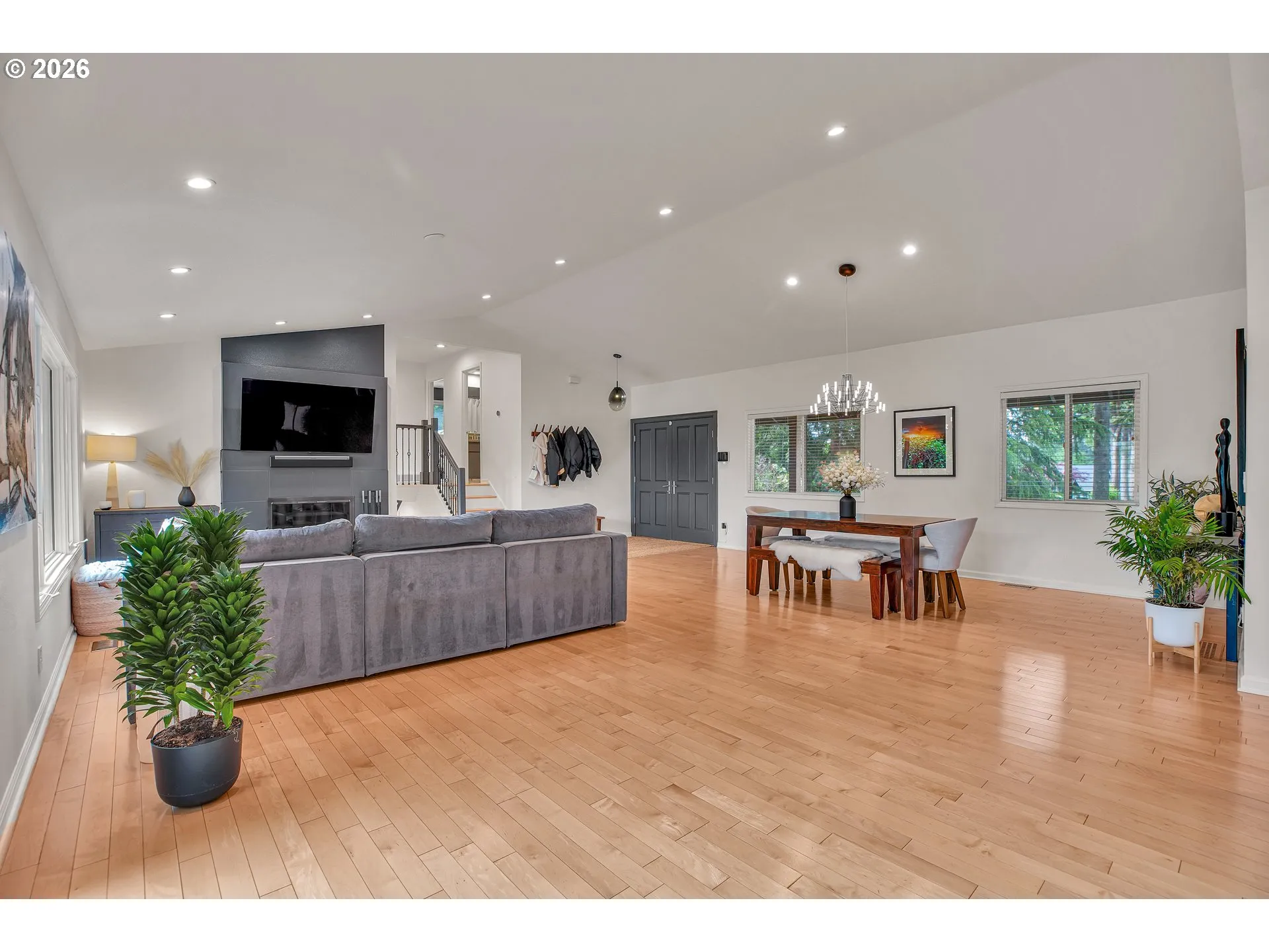 Living Room-Vaulted Ceilings