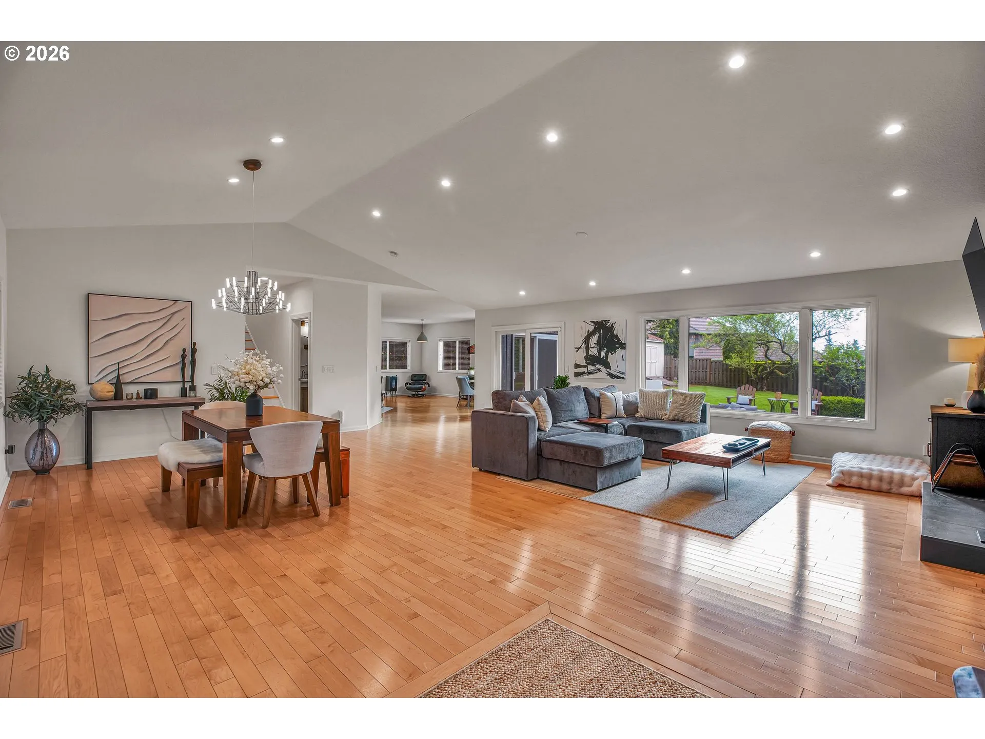 Living Room-Vaulted Ceilings