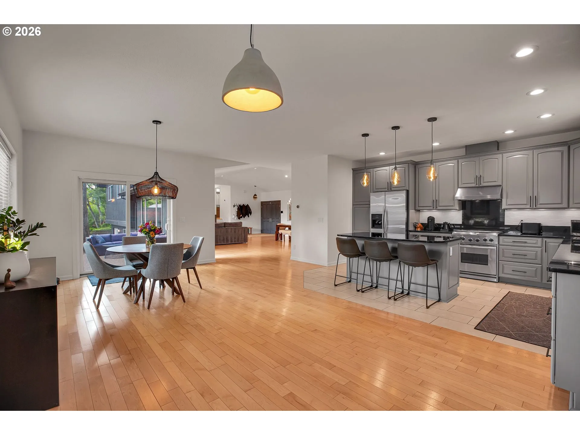 Kitchen/Dining Room-Island