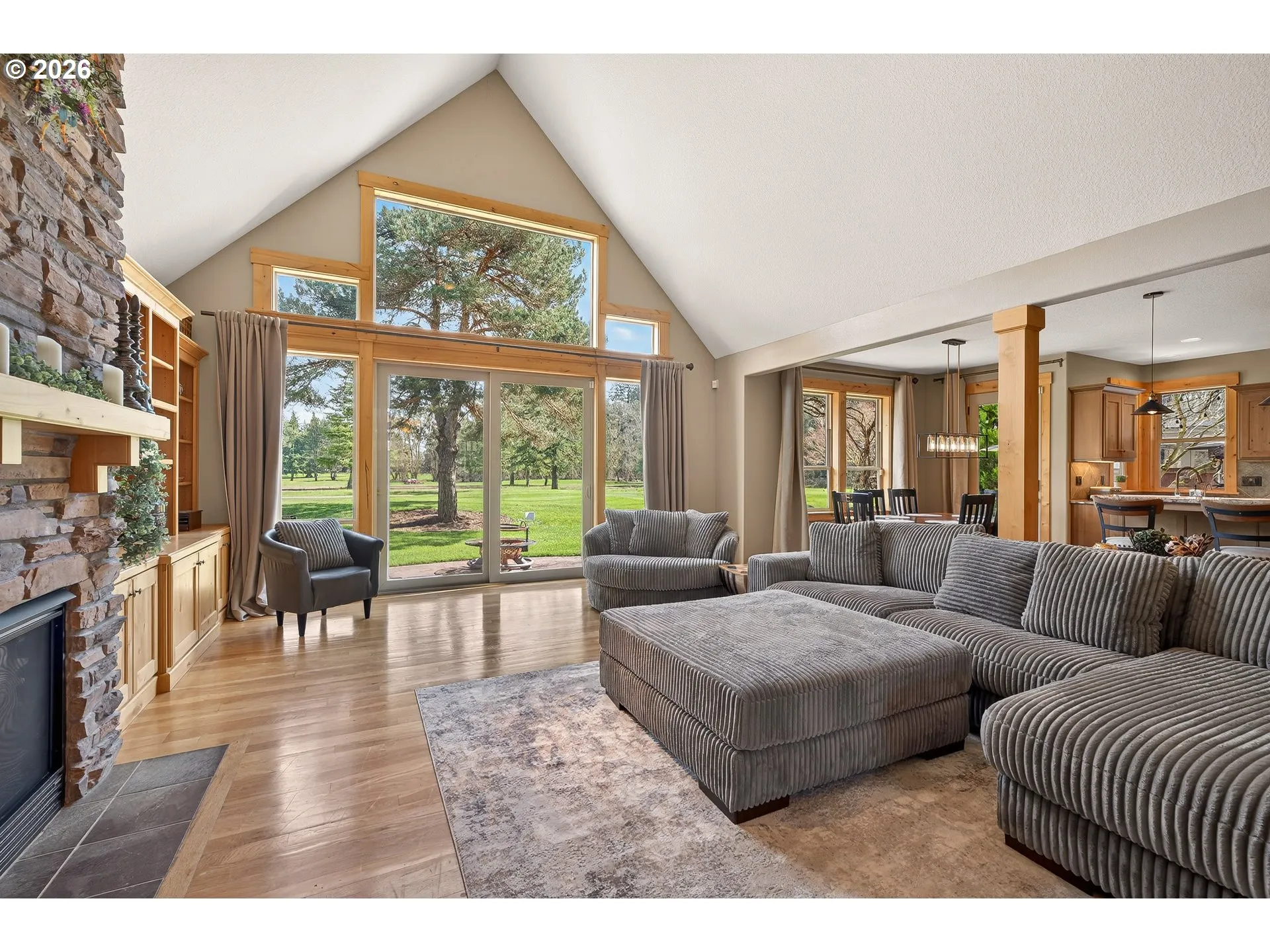 Living Room-Vaulted Ceilings