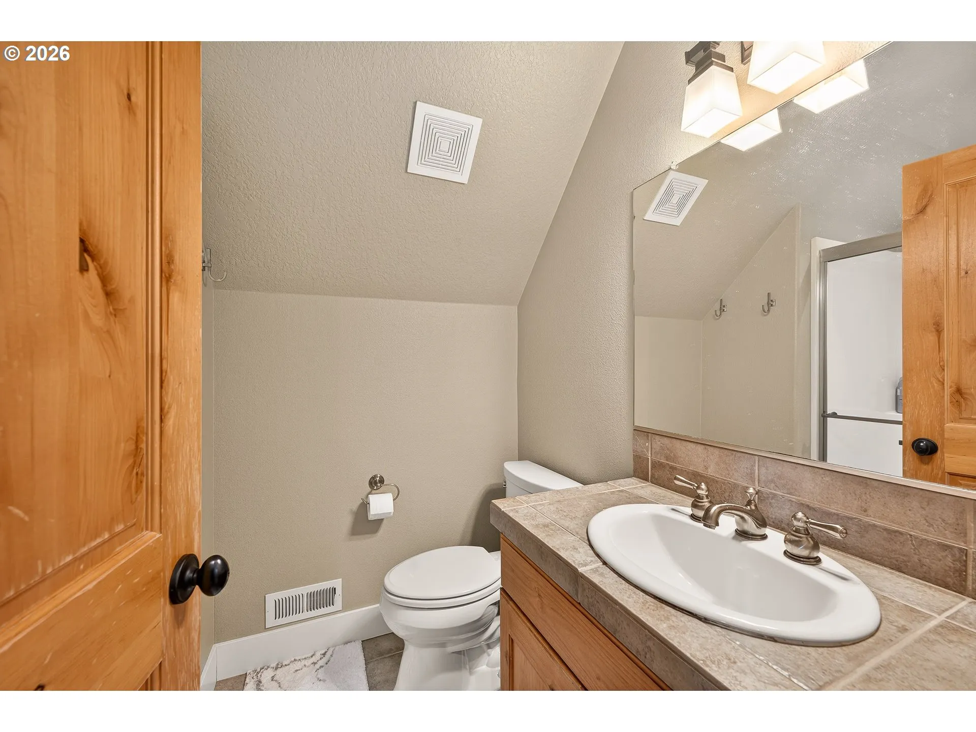 Bathroom-Upper