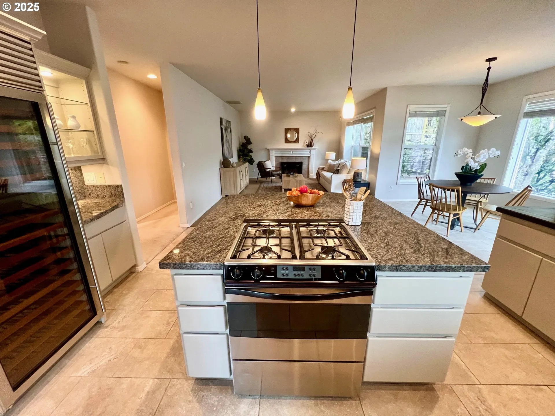 Kitchen/Family Room-Island