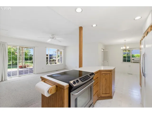 Kitchen/Living Room-Island