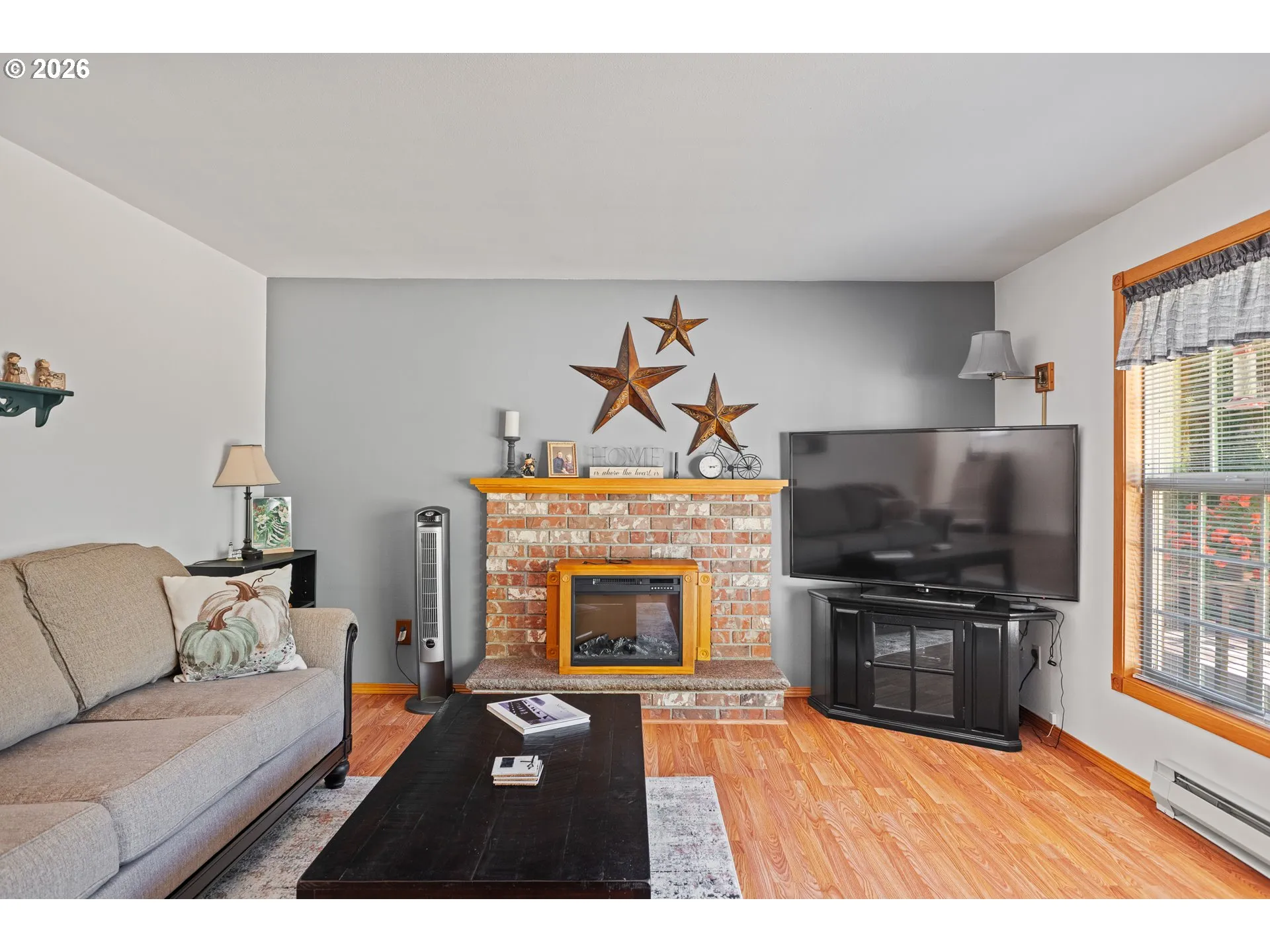 Living Room-Fireplace