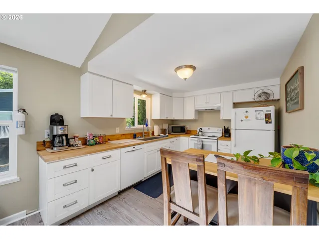 Kitchen/Dining Room-Upper