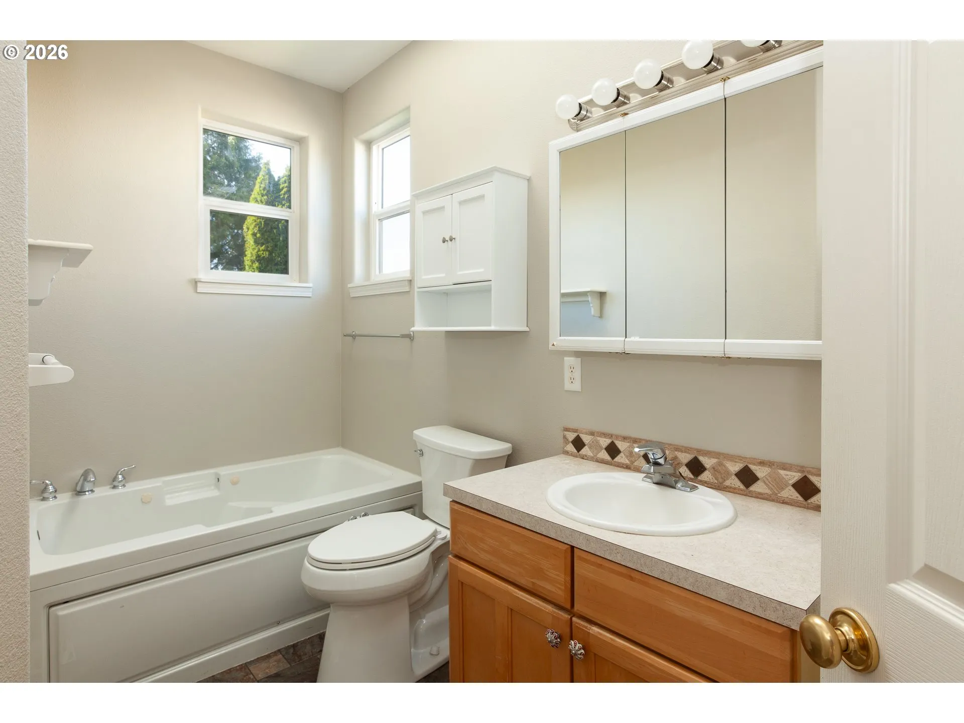 Bathroom, Attached-Garden Tub
