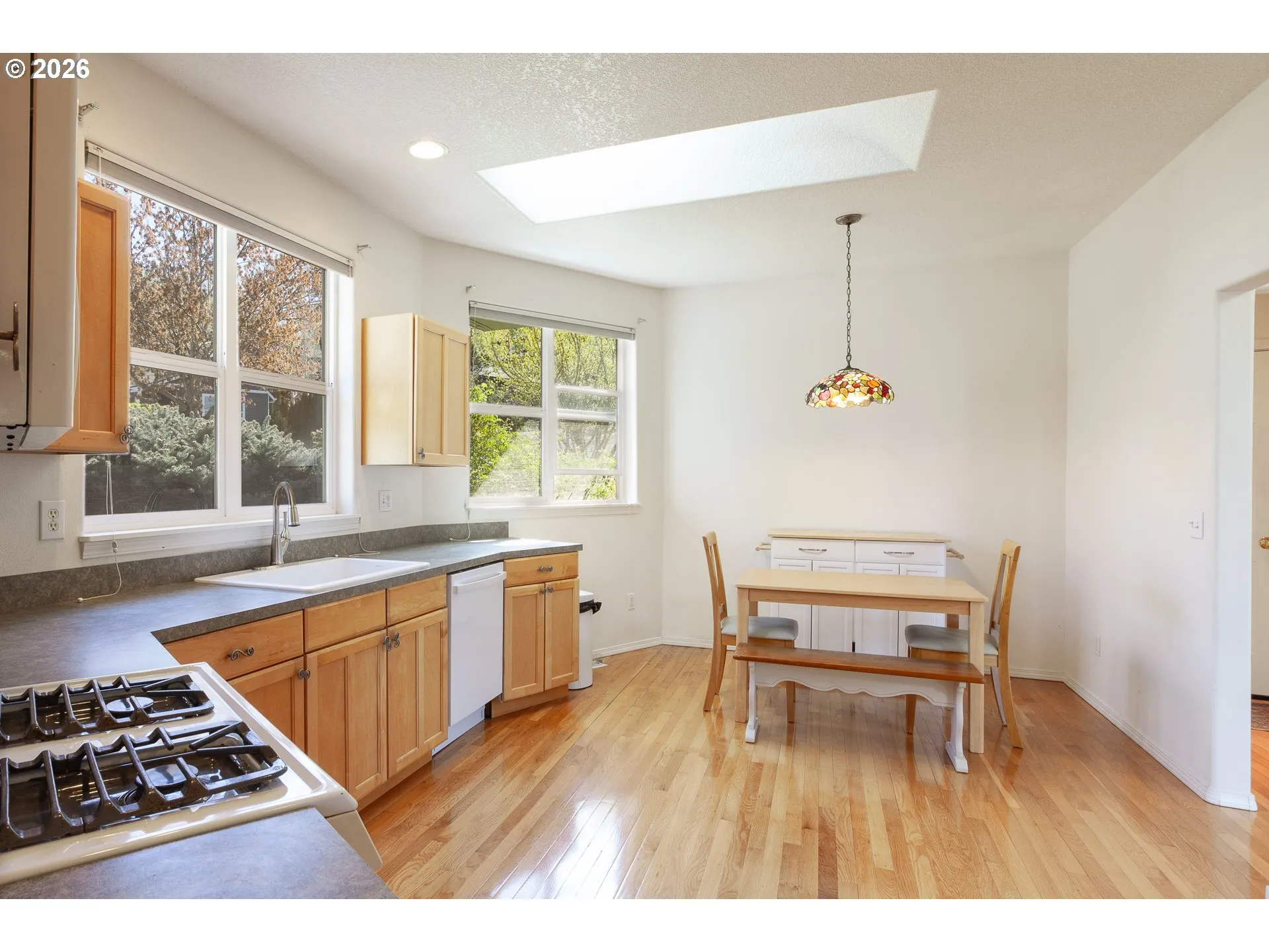 Kitchen-Eating Area