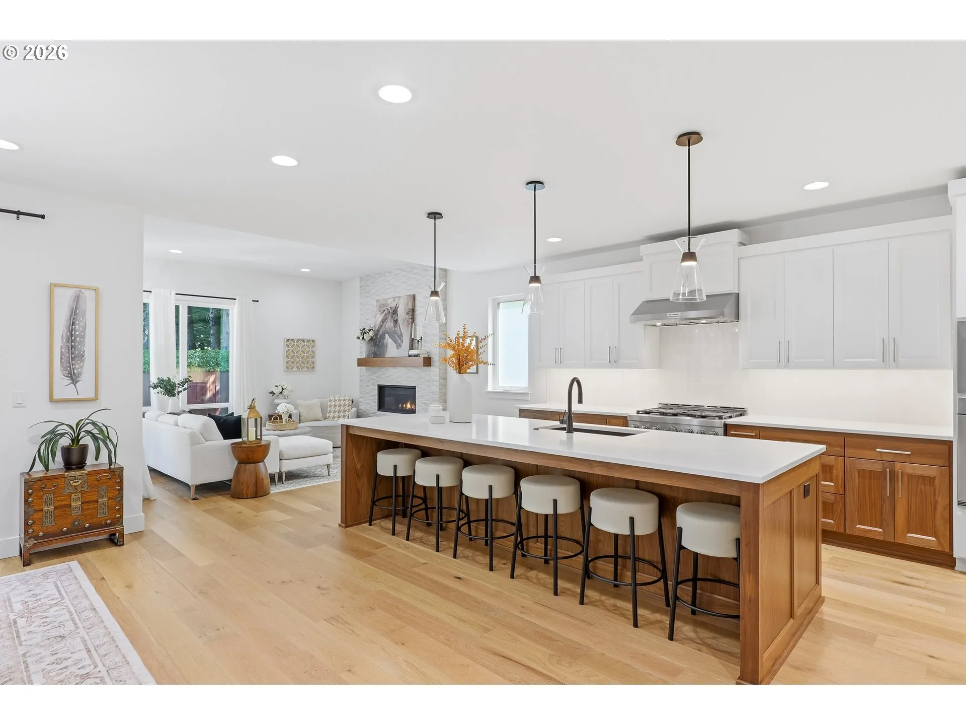 Kitchen-Breakfast Bar