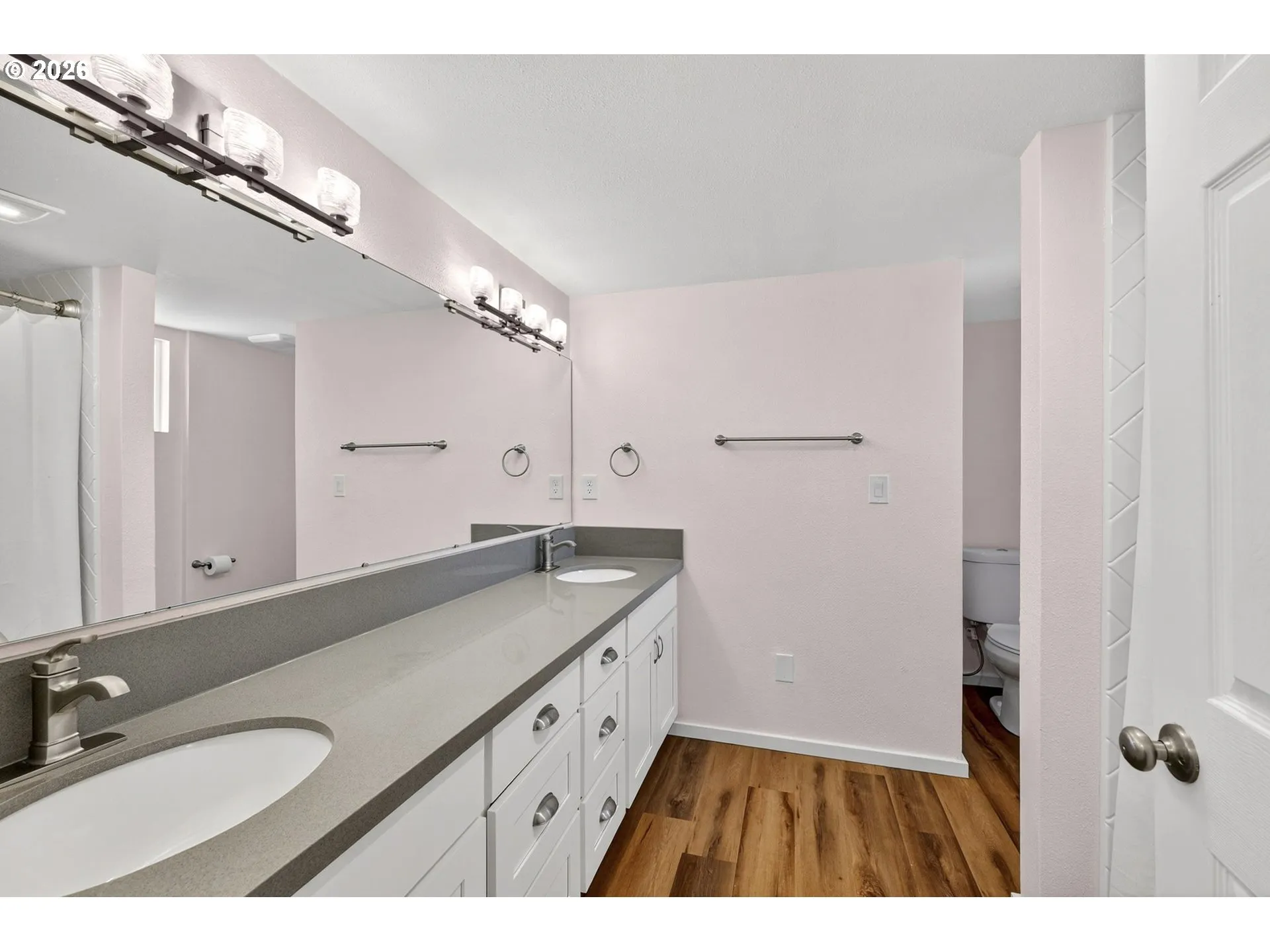 Bathroom-Upper