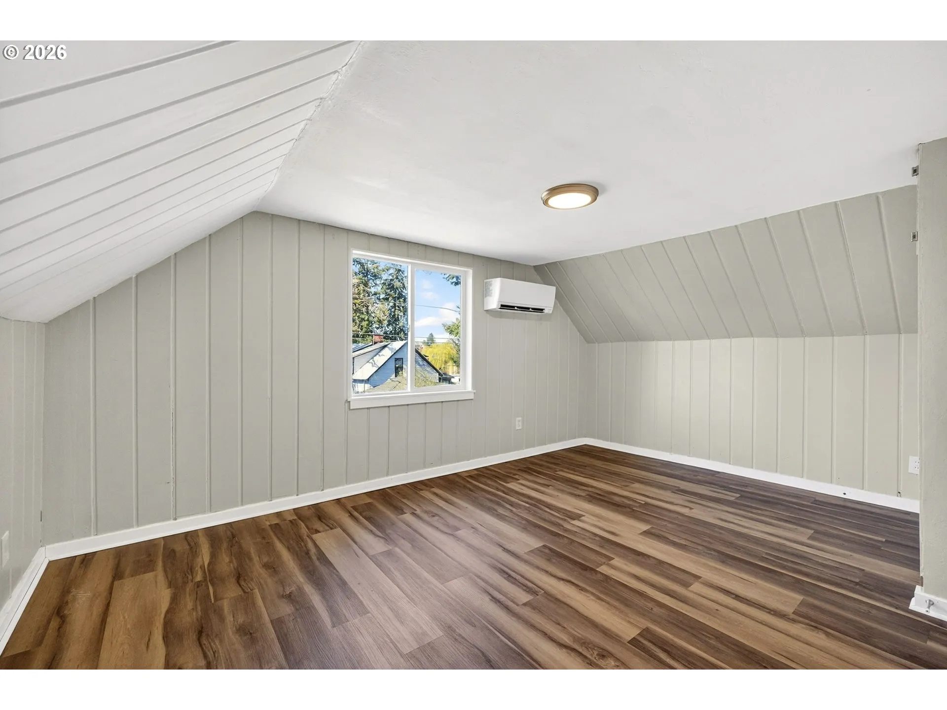 Bedroom, Primary-Upper