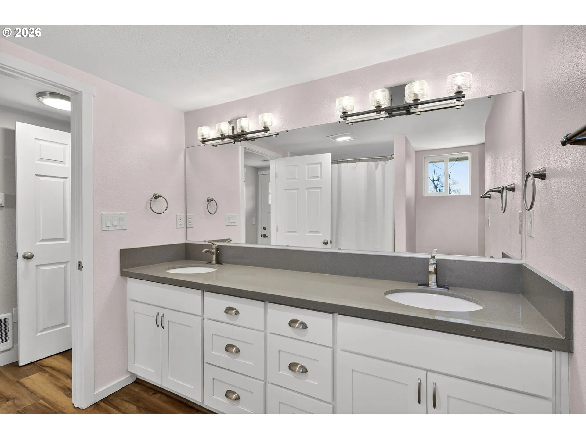 Bathroom-Upper