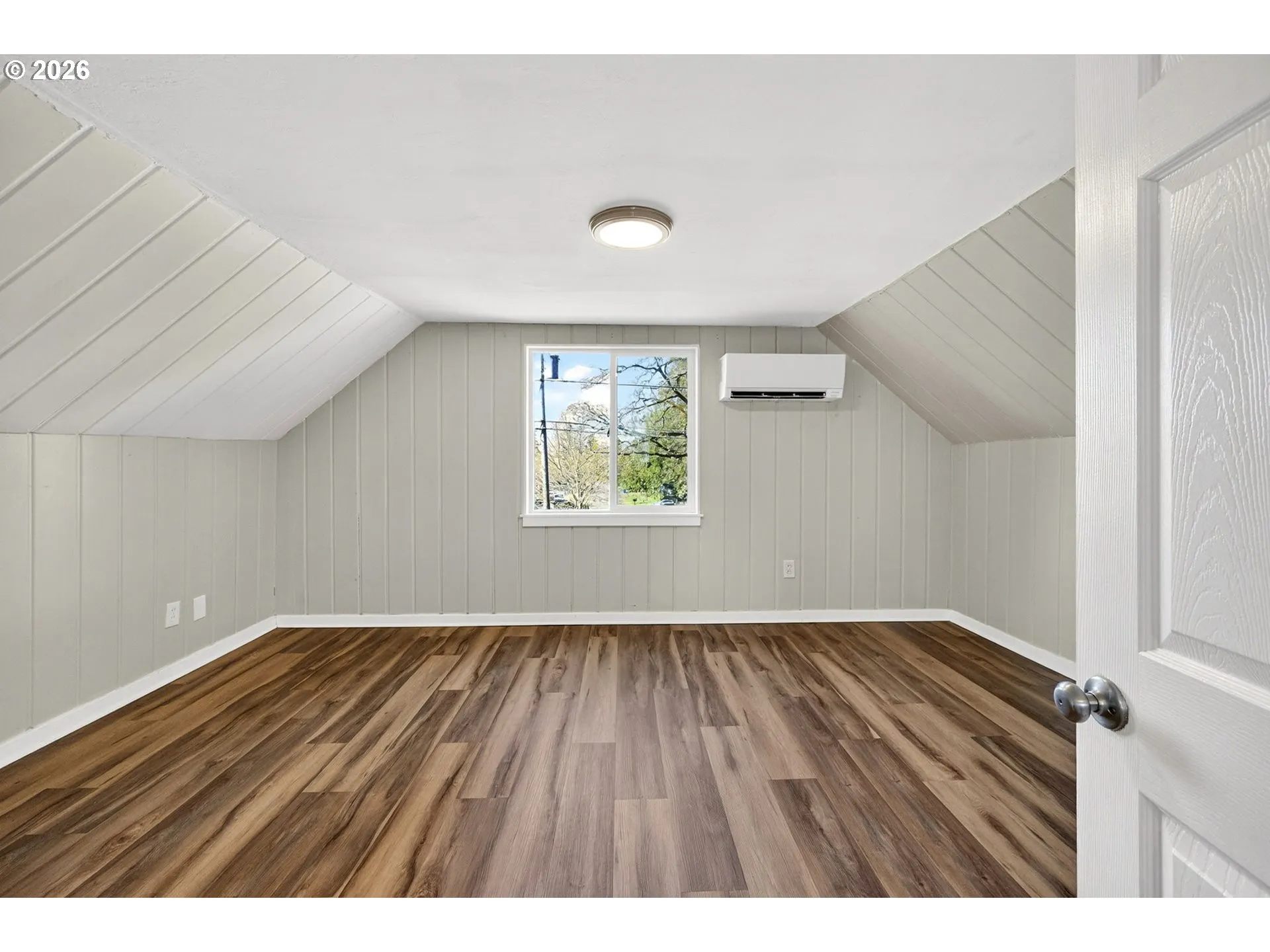 Bedroom, Primary-Upper