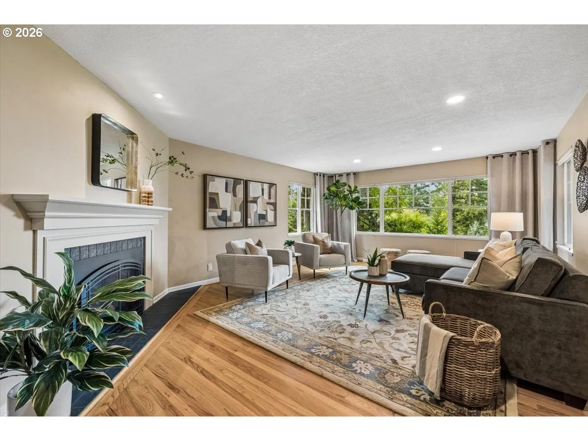 Living Room-Fireplace