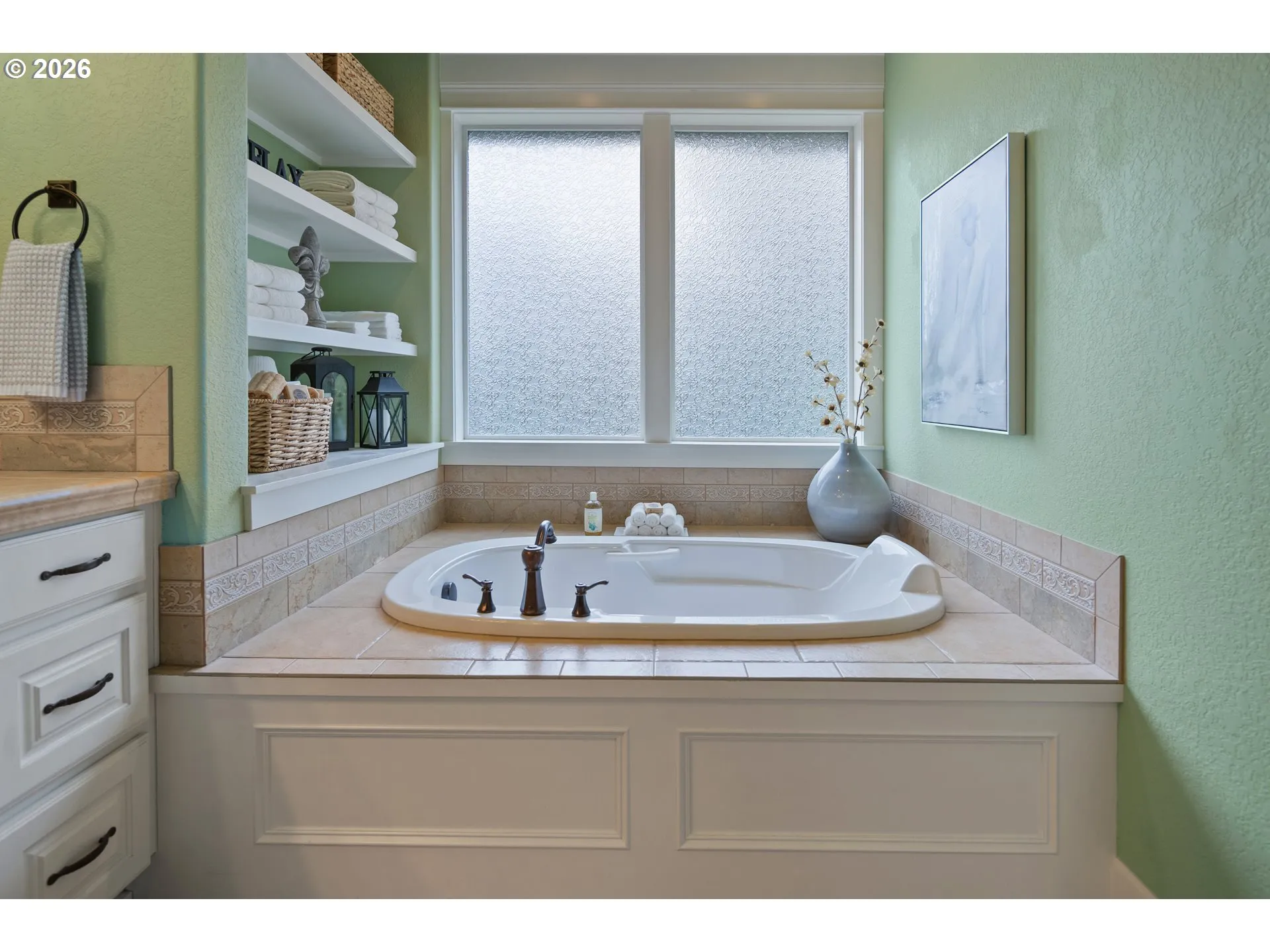 Primary Bedroom-Attached Bathroom