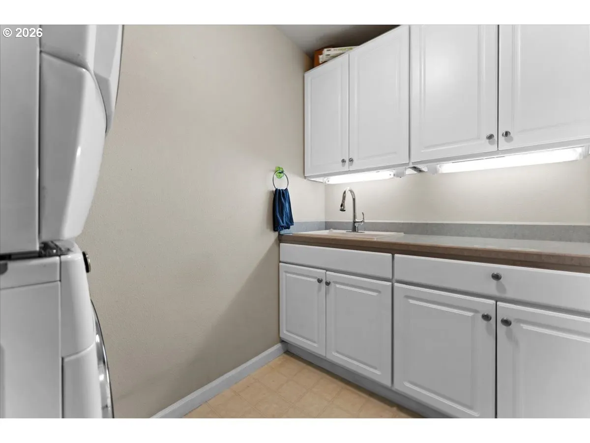 Laundry-Upper