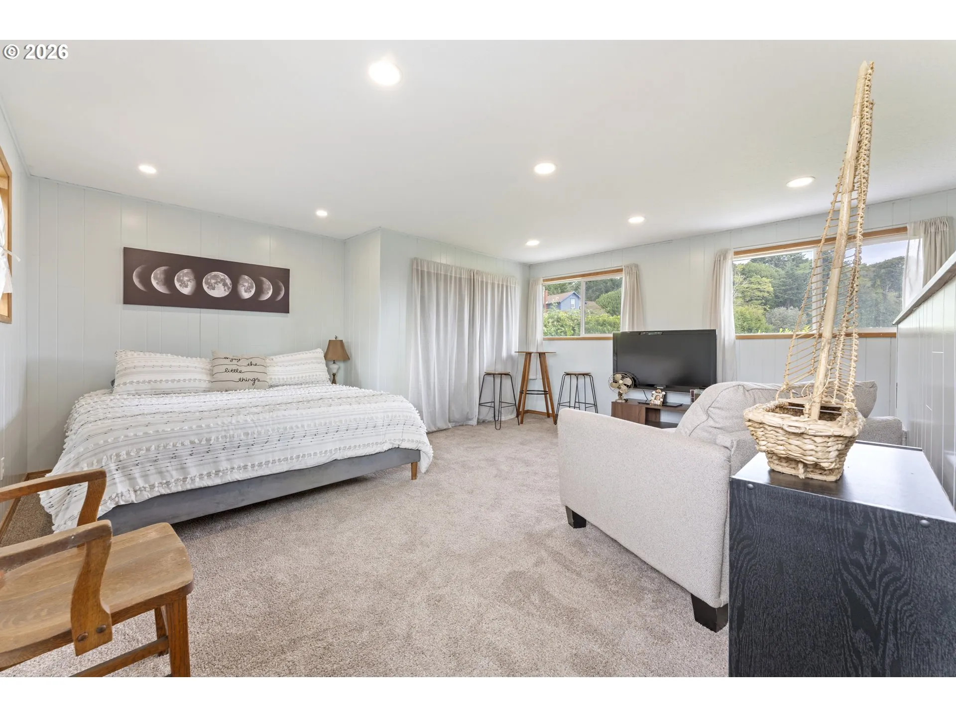 Bedroom, Primary-Upper