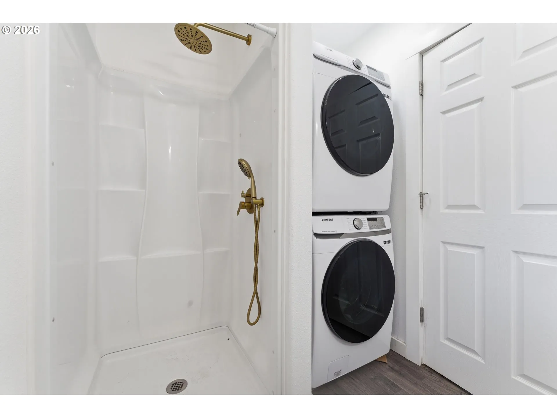 Bathroom-Upper
