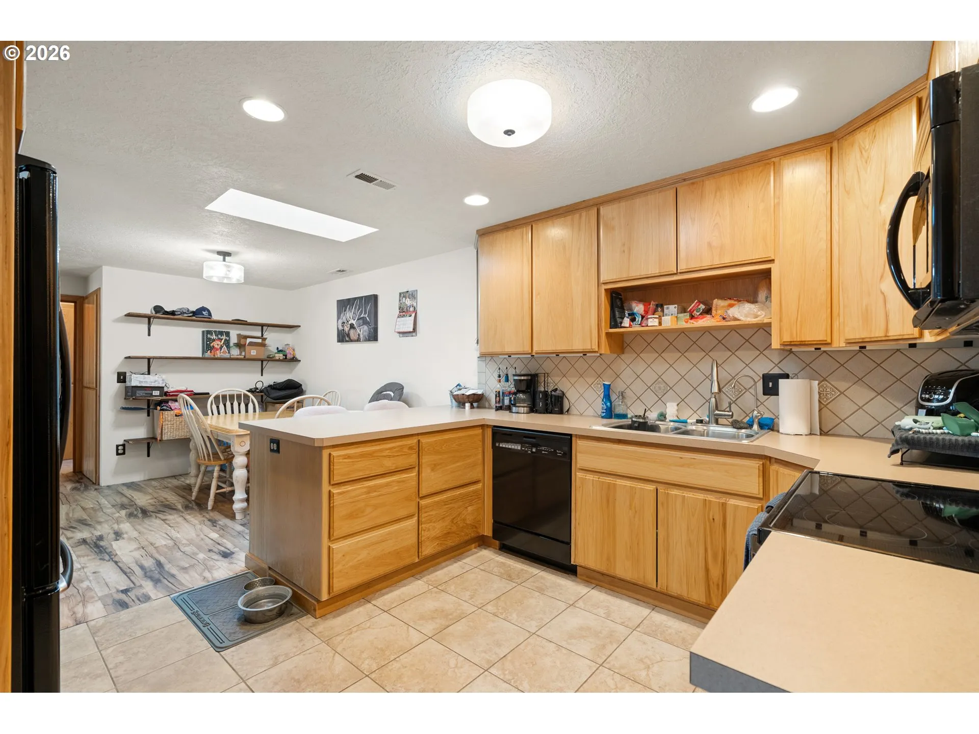 Kitchen-Eating Area