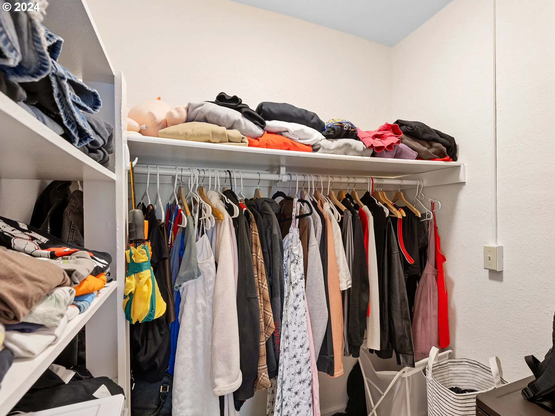 Bedroom, Primary-Walk-In Closet