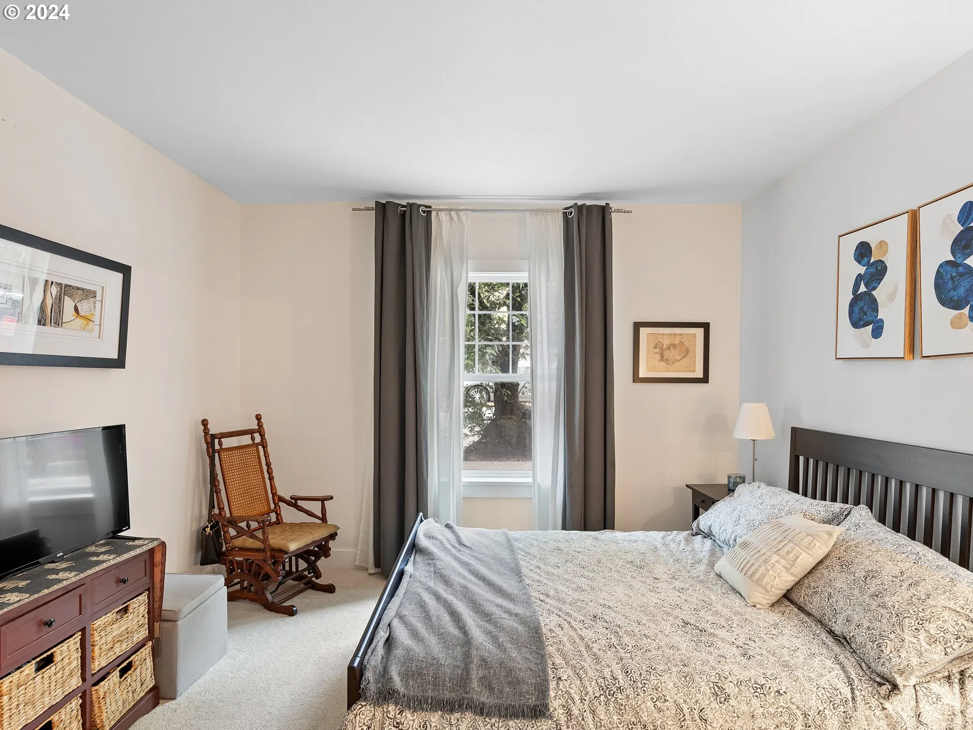 Bedroom, Primary