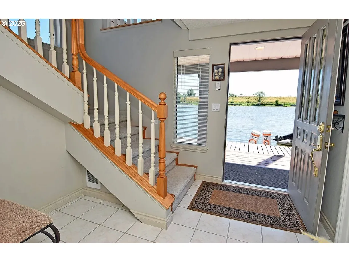 Entrance/Foyer