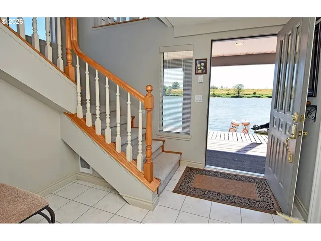 Entrance/Foyer