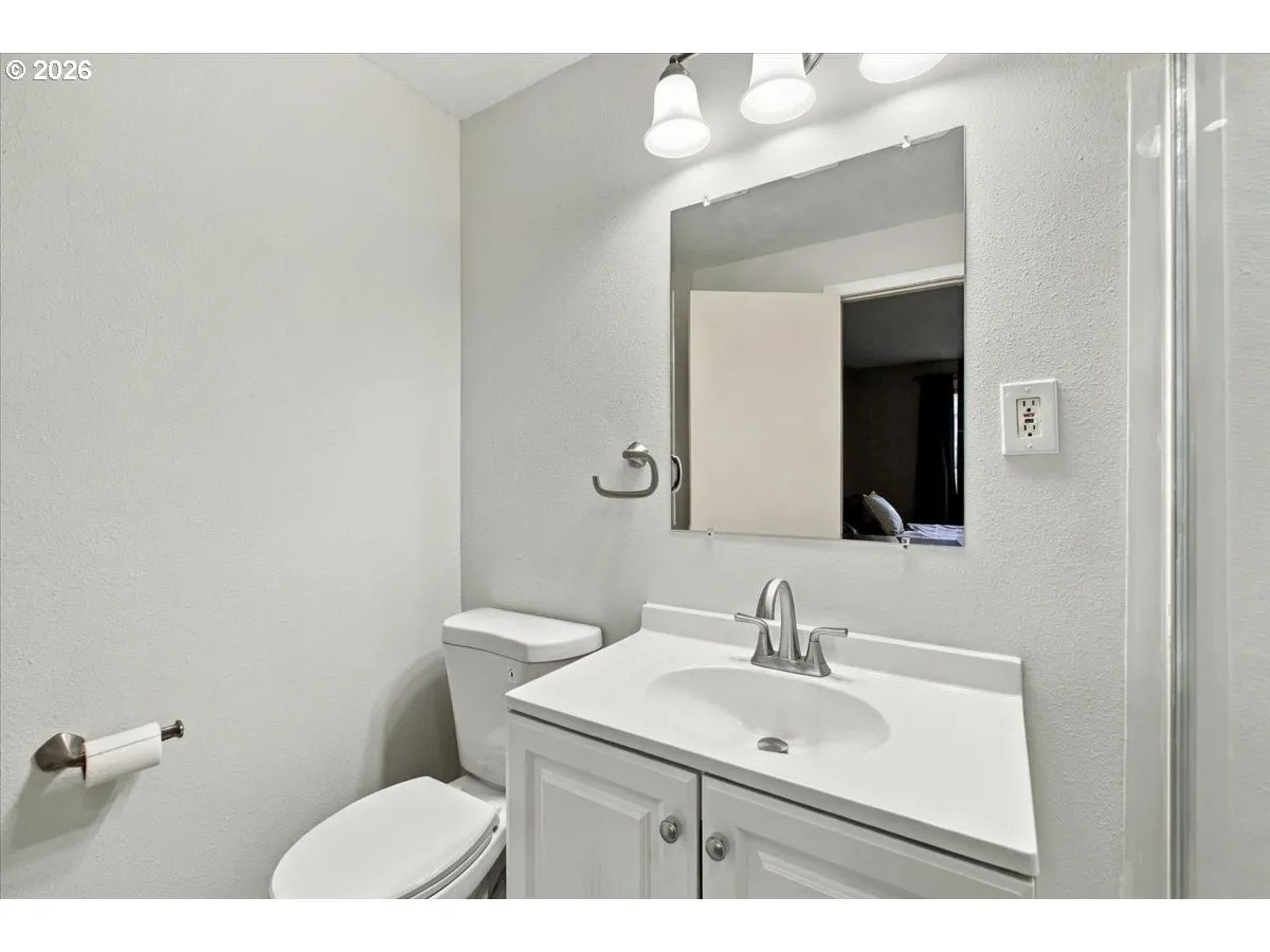 Bathroom, Attached