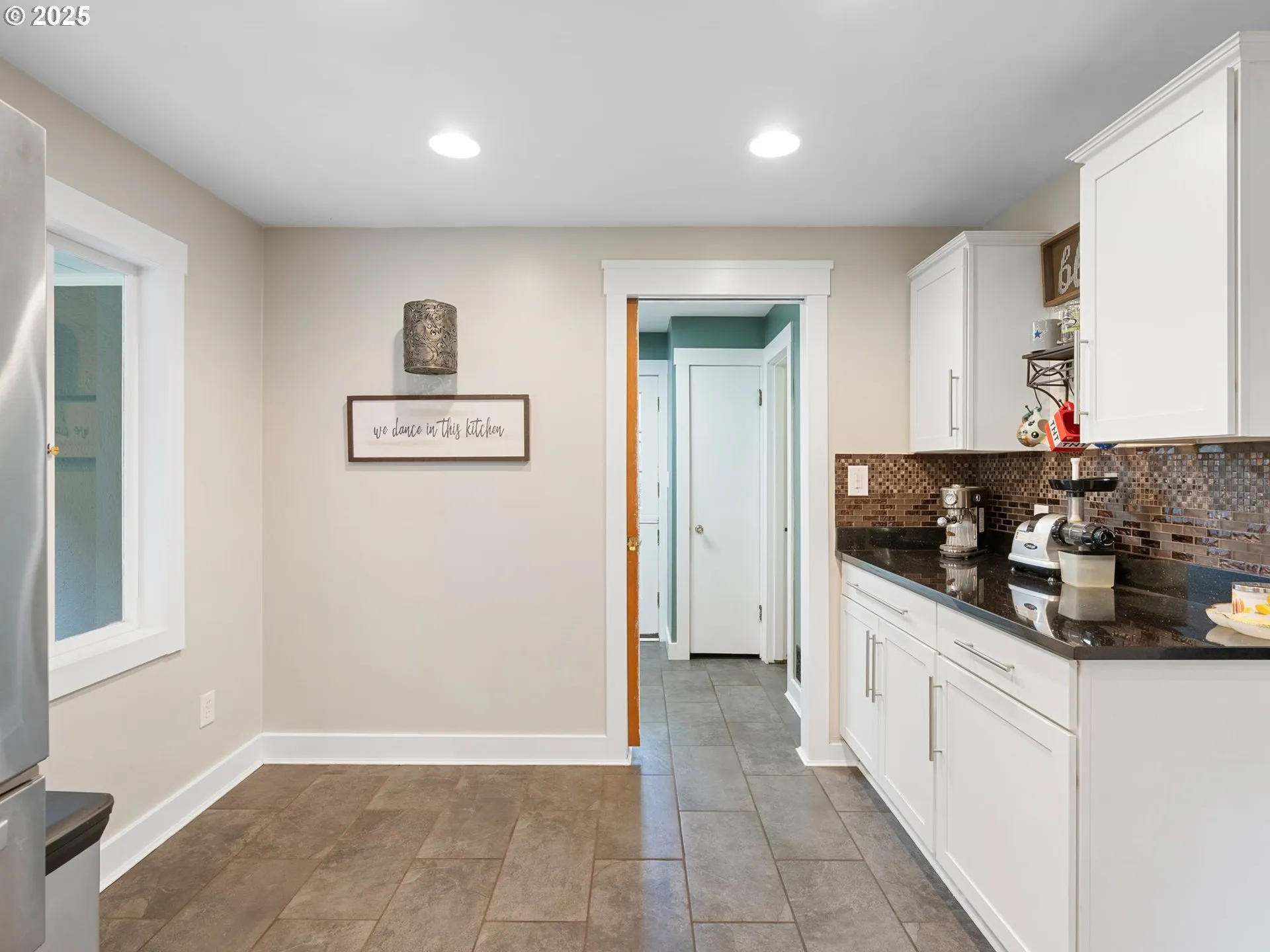 Kitchen/Nook-Eating Area