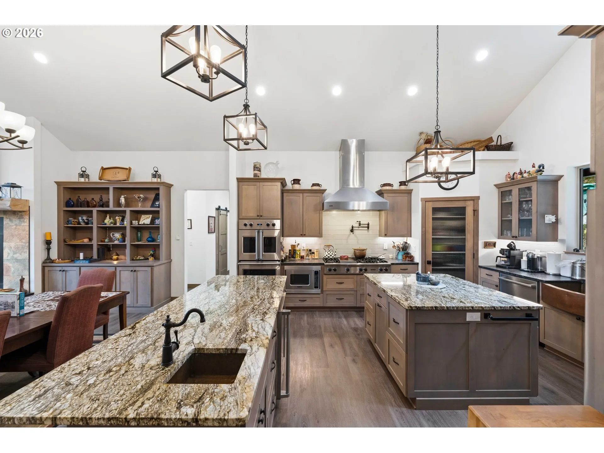 Kitchen/Dining Room-Island