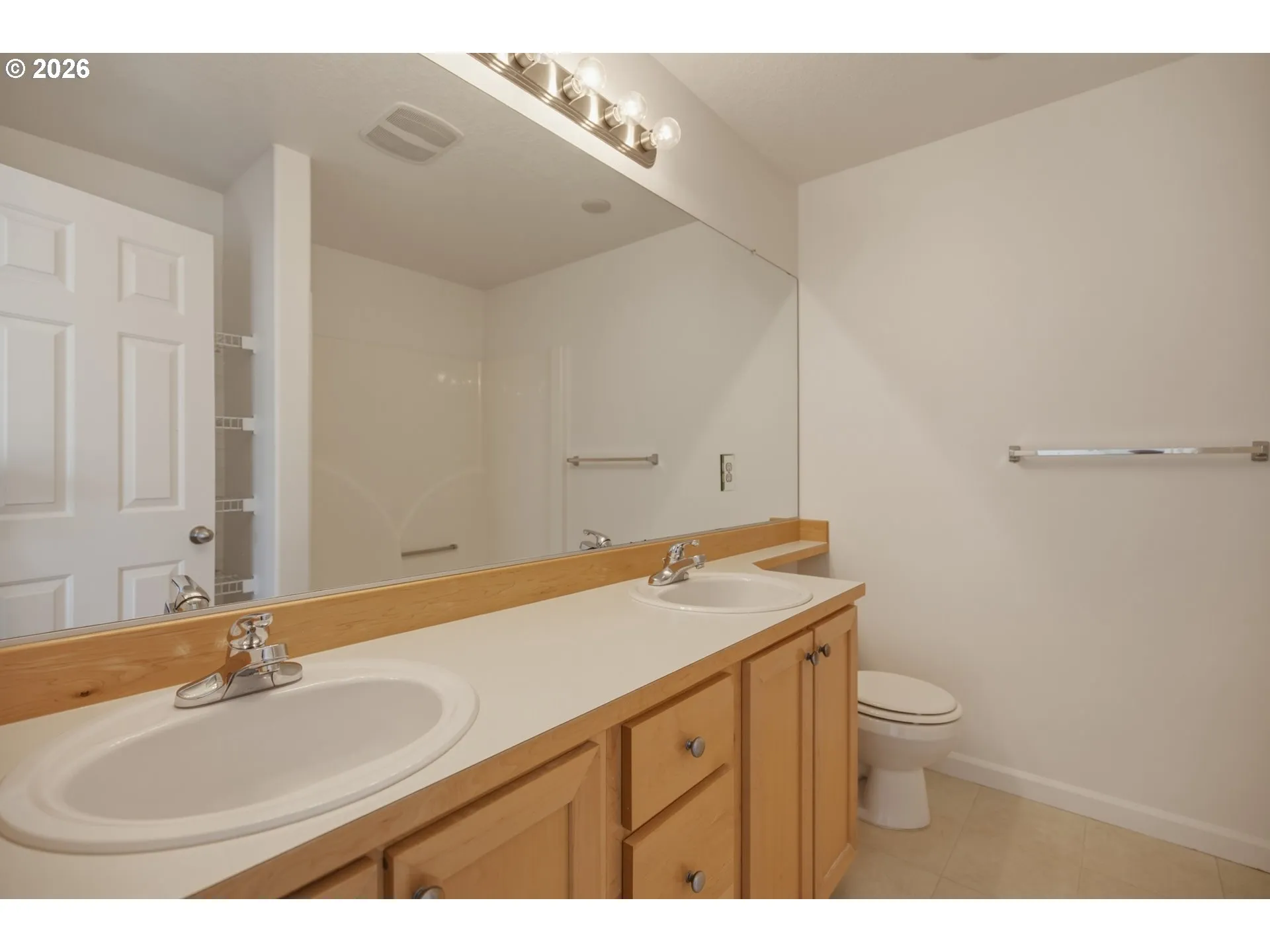 Bathroom, Attached-Double Sinks