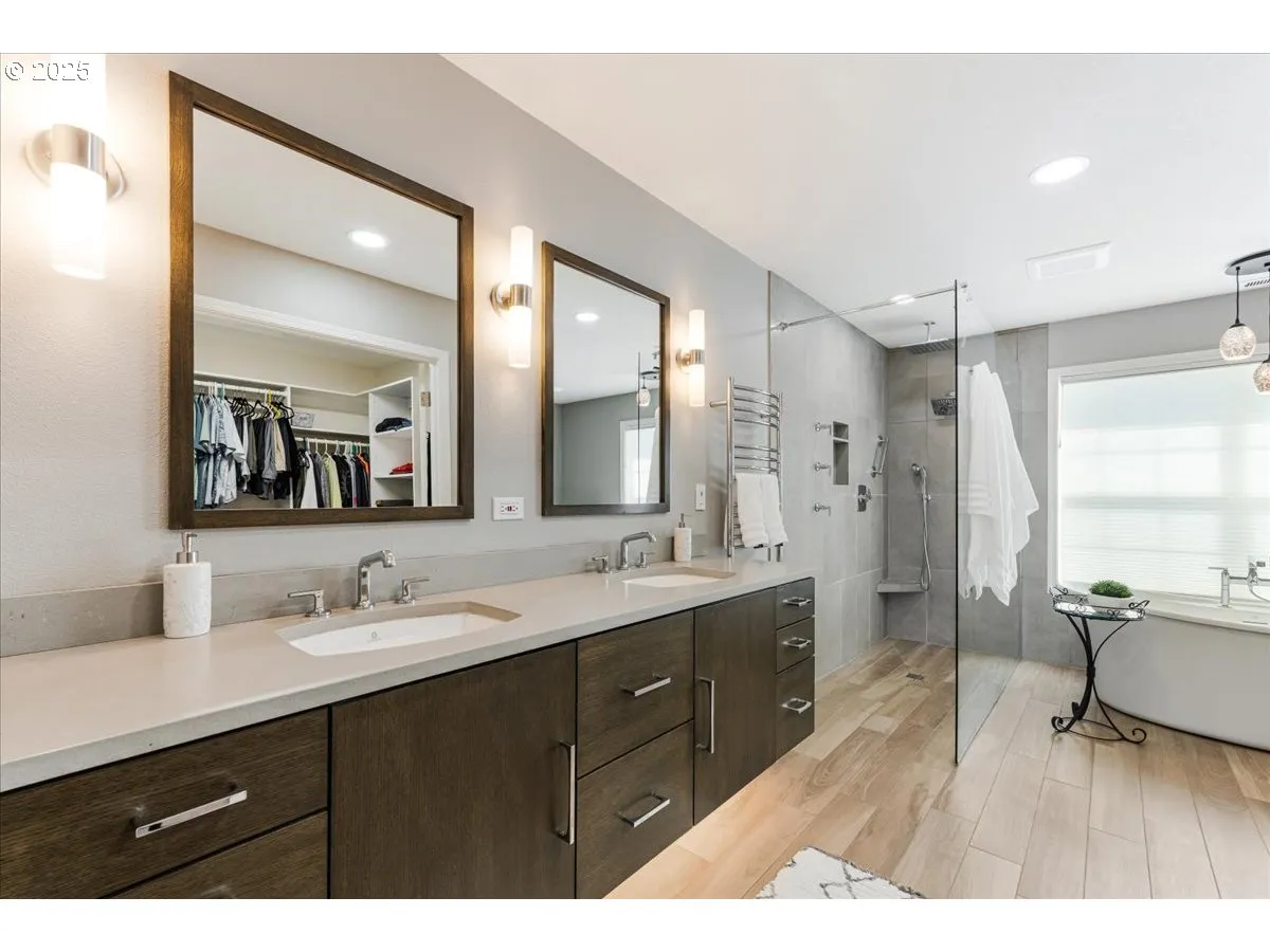 Bedroom, Owner's Suite