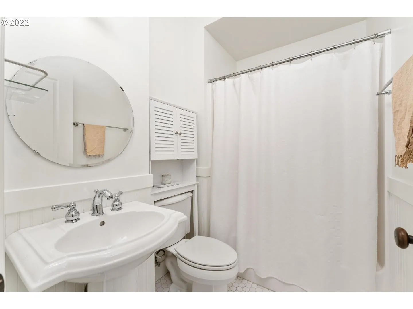 Bathroom-Hall