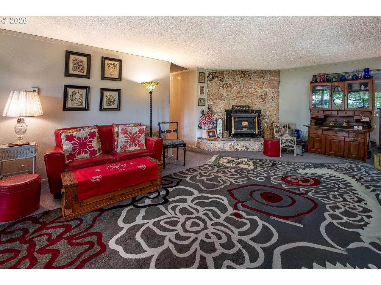 Living Room-Fireplace