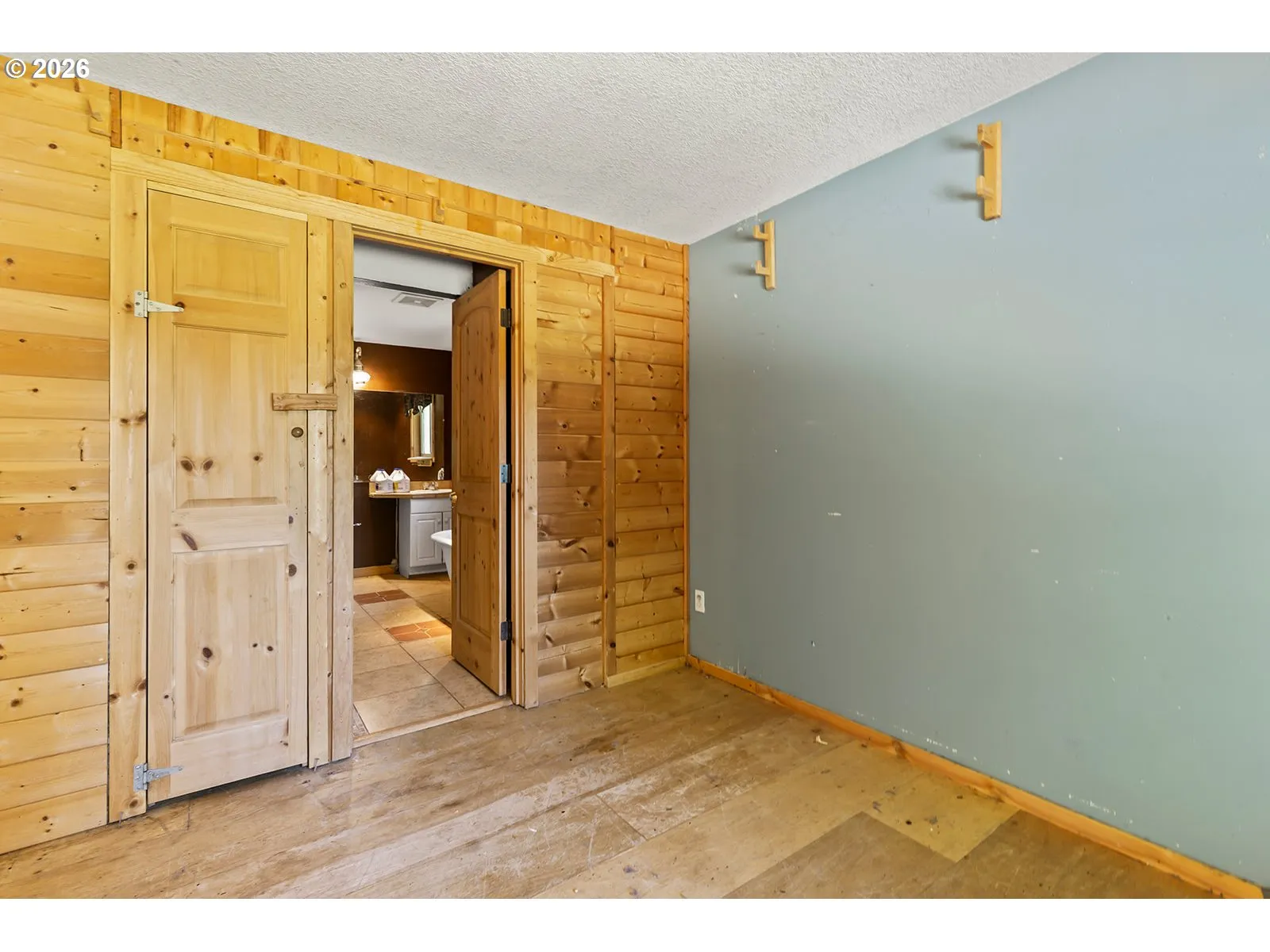 Bedroom, Owner's Suite-Main