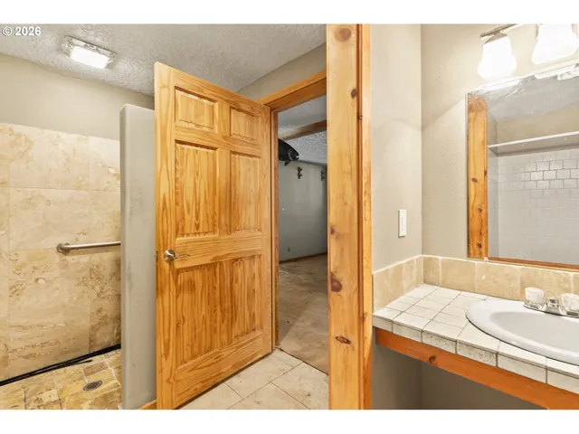 En Suite Bathroom
