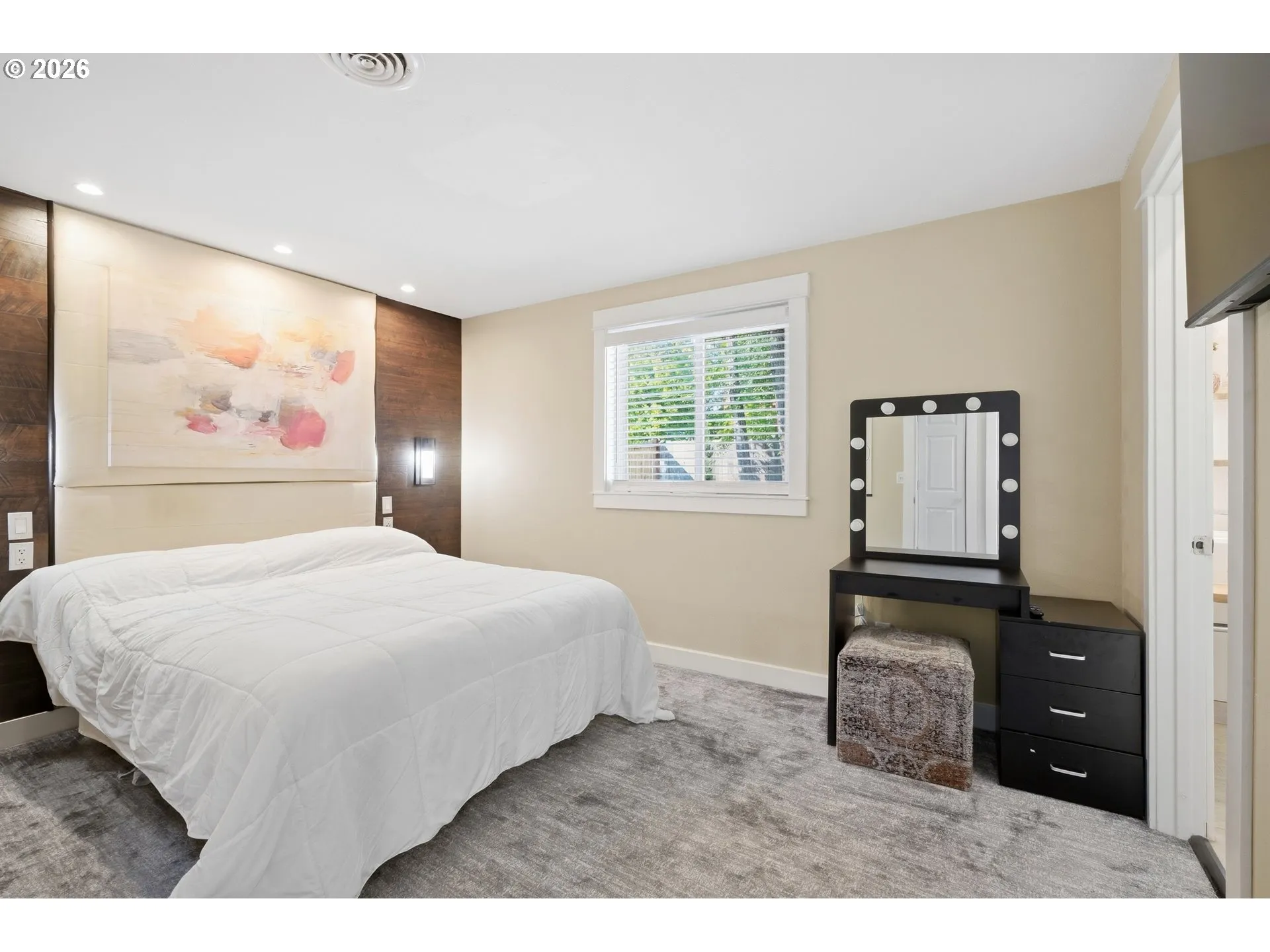Bedroom, Primary