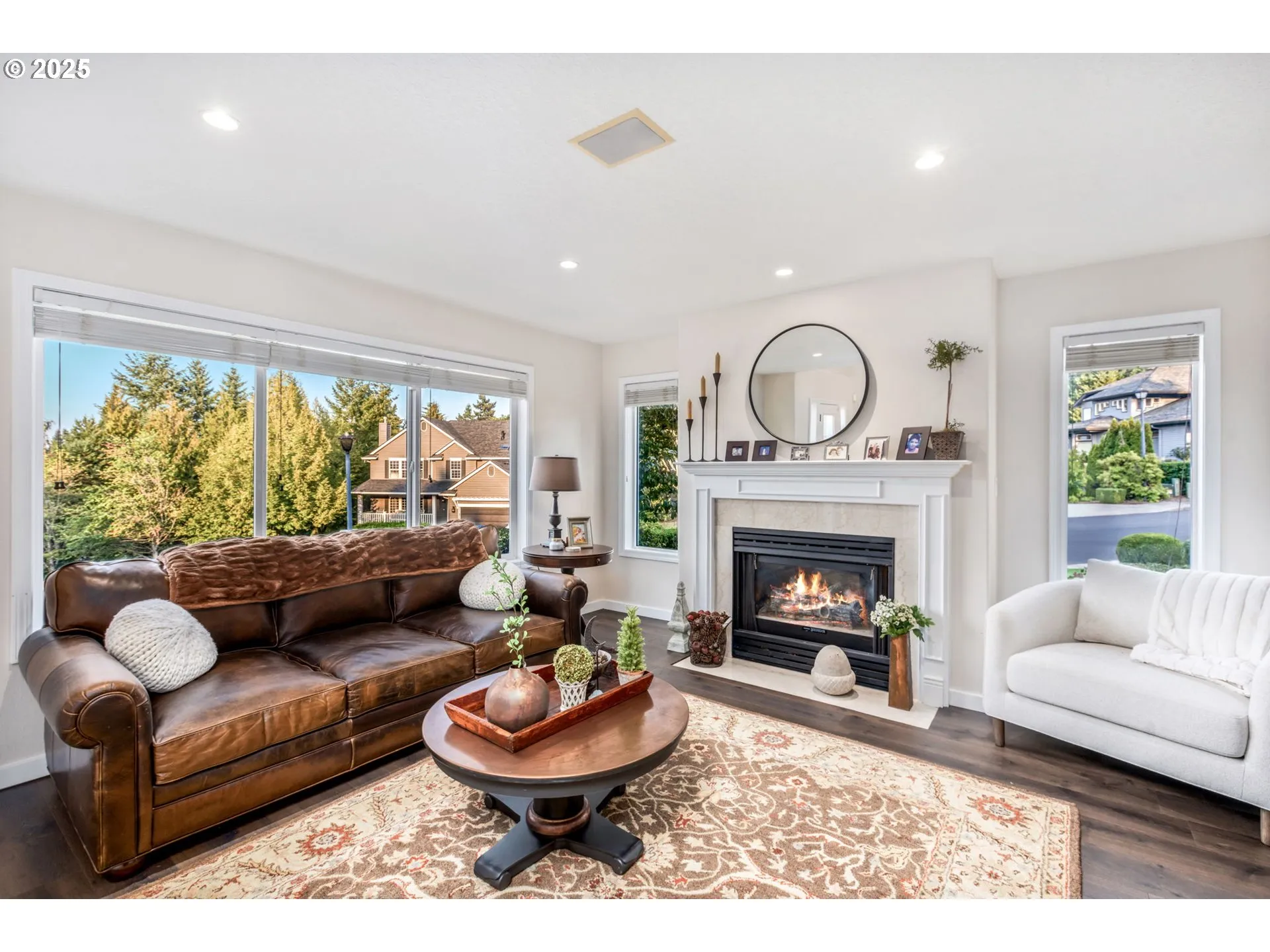 Living Room-Fireplace