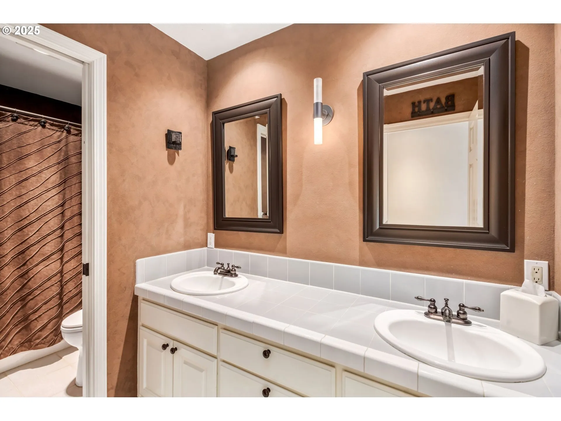 Bathroom-Upper