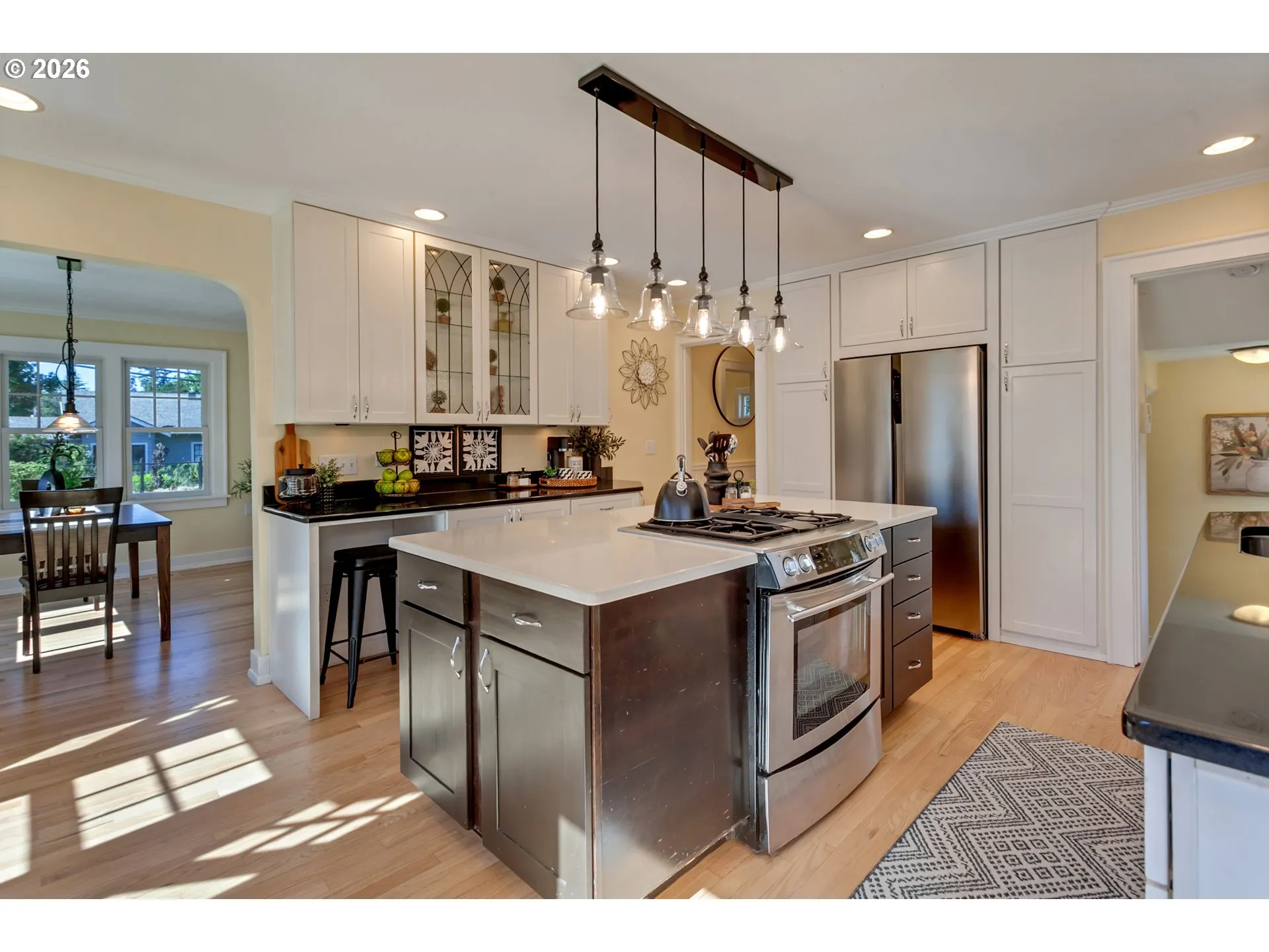 Kitchen/Dining Room-Island