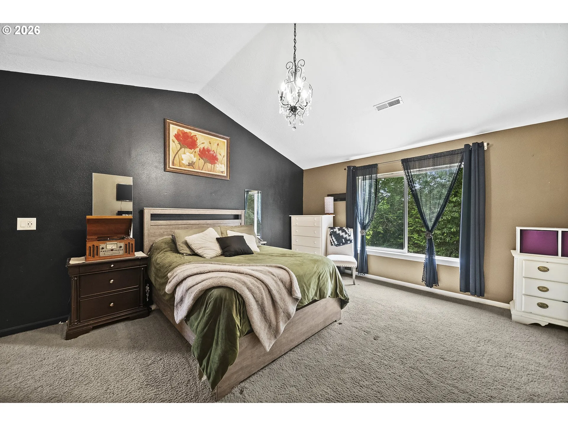 Bedroom, Primary