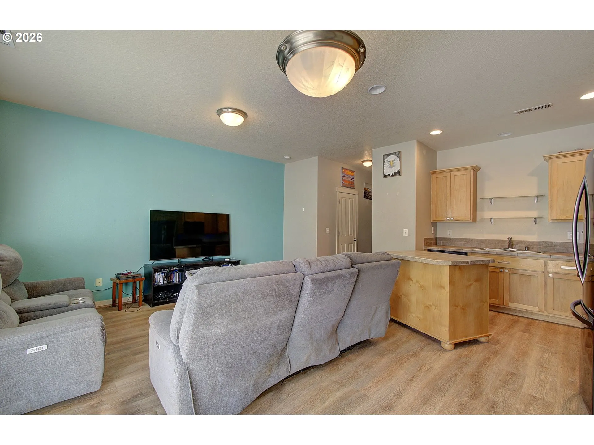 Kitchen/Living Room-Island