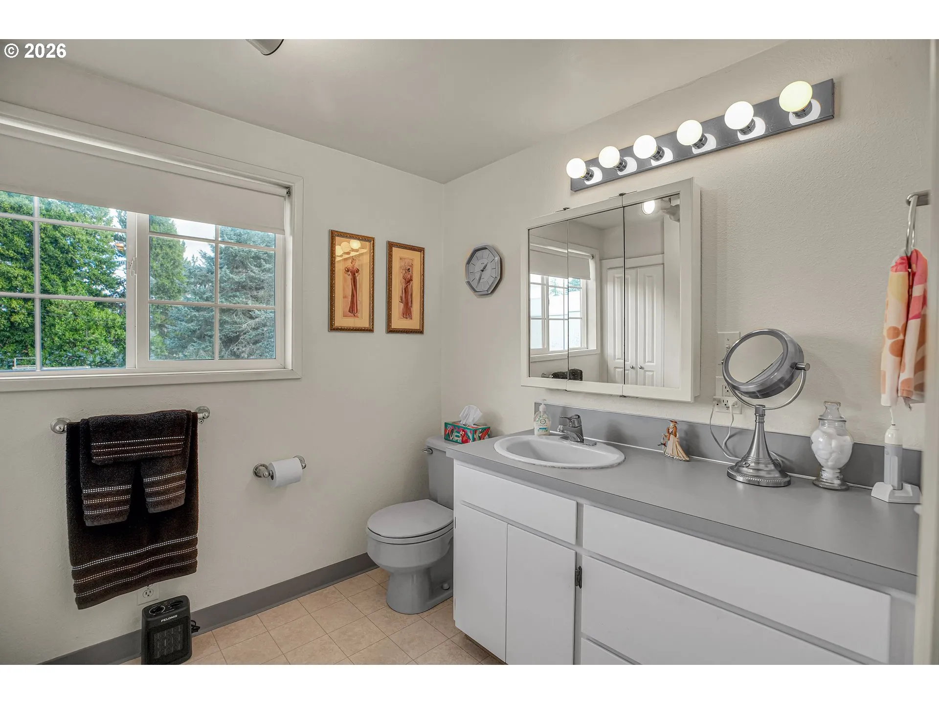 Bathroom-Upper