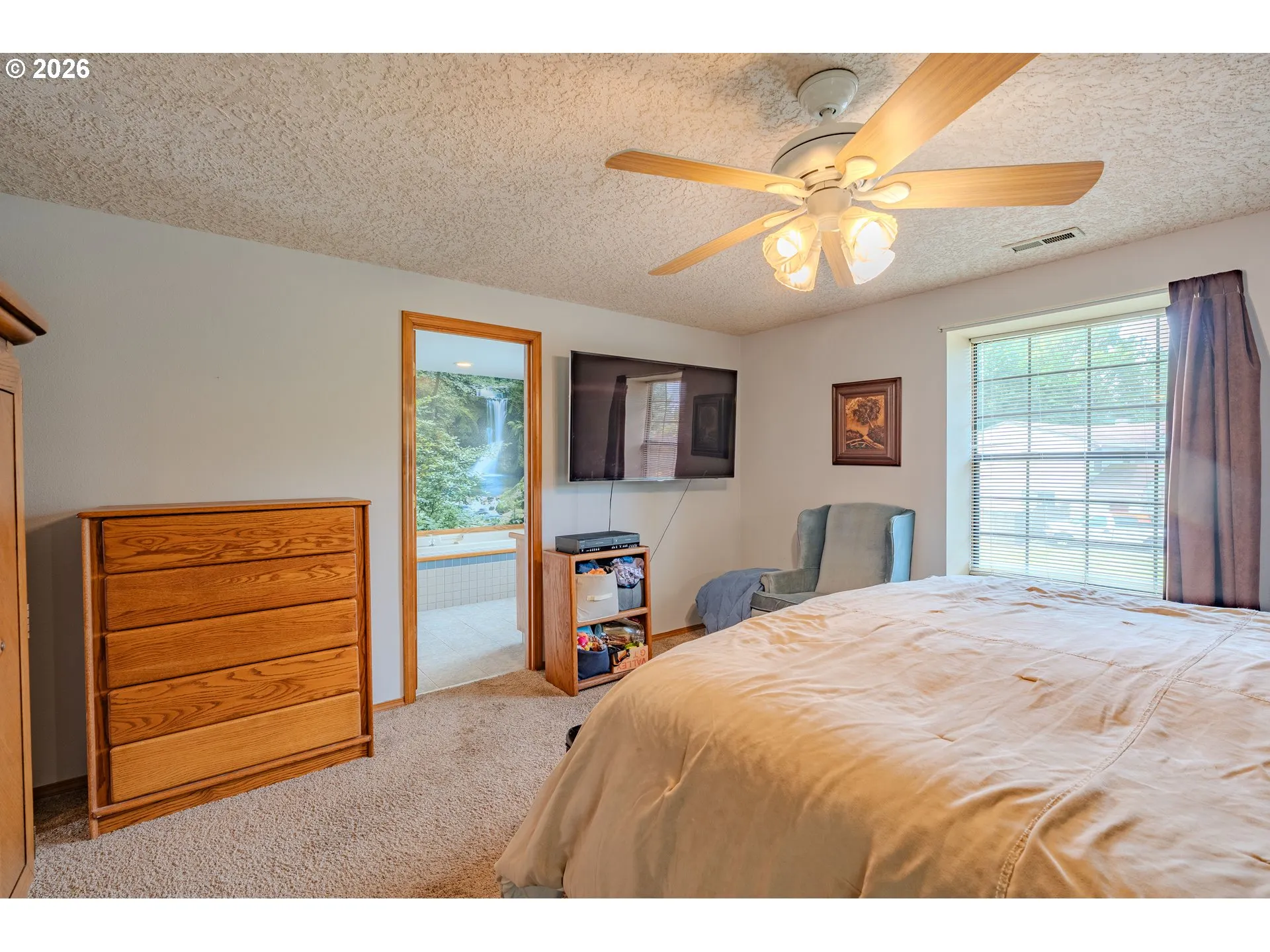 Bedroom, Primary