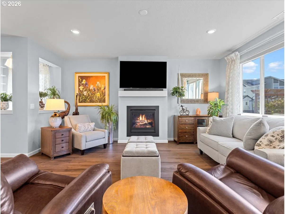 Living Room-Fireplace