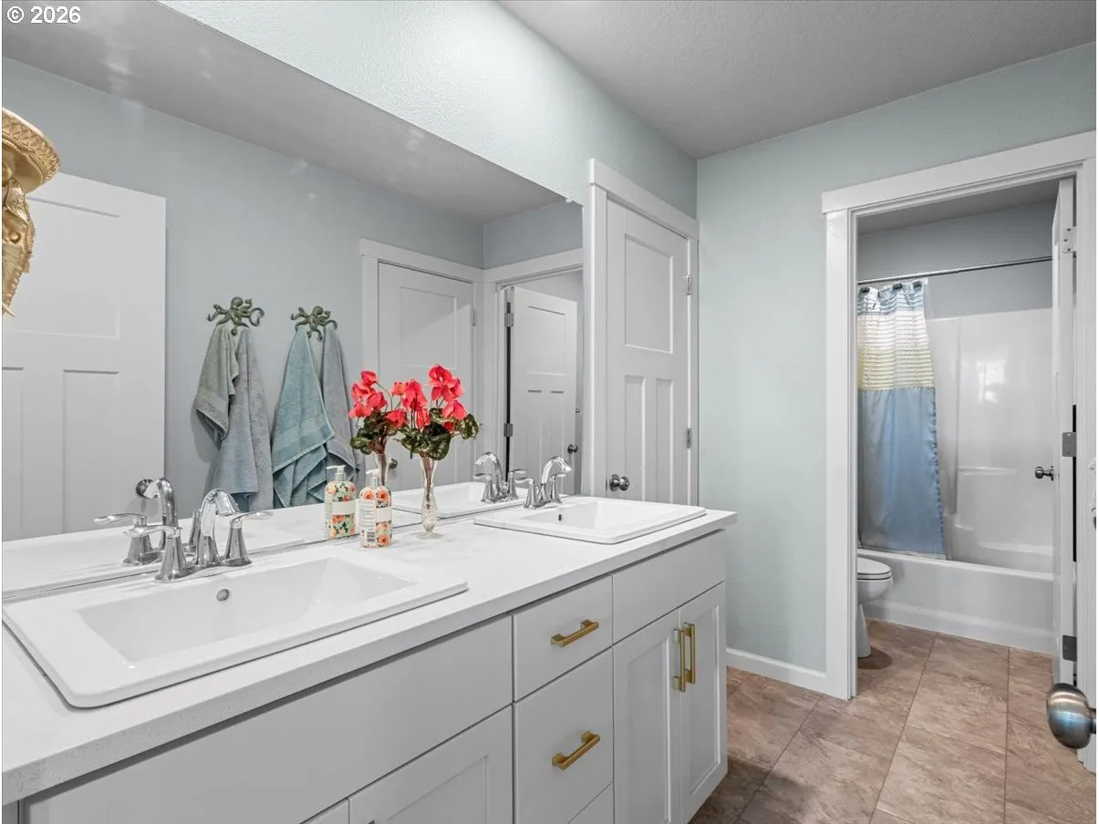Bathroom-Jack and Jill