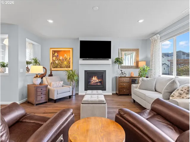 Living Room-Fireplace