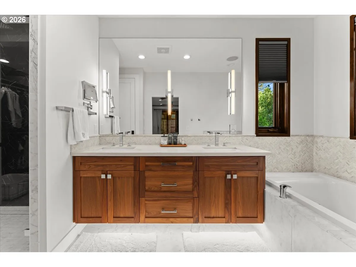 Primary Bedroom-Attached Bathroom