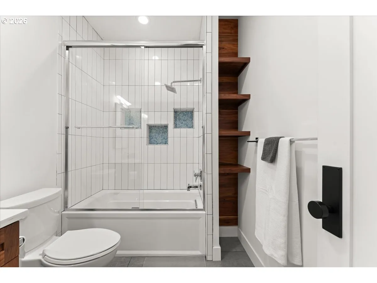 Bathroom-Upper